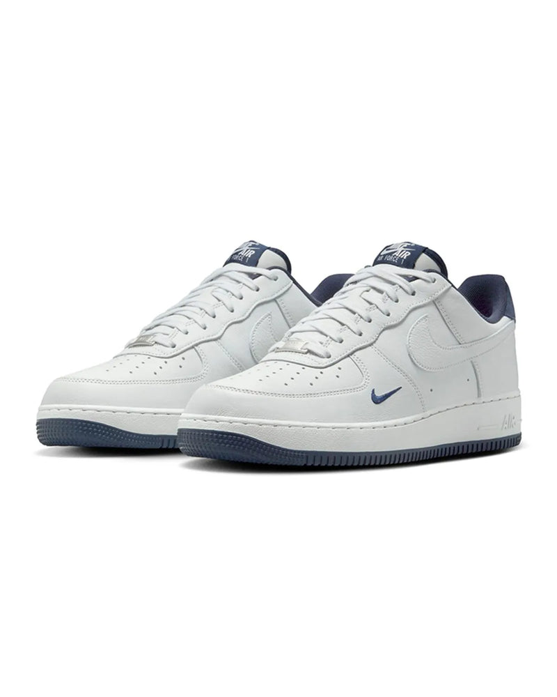 Tênis Nike Air Force 1 07 LV8