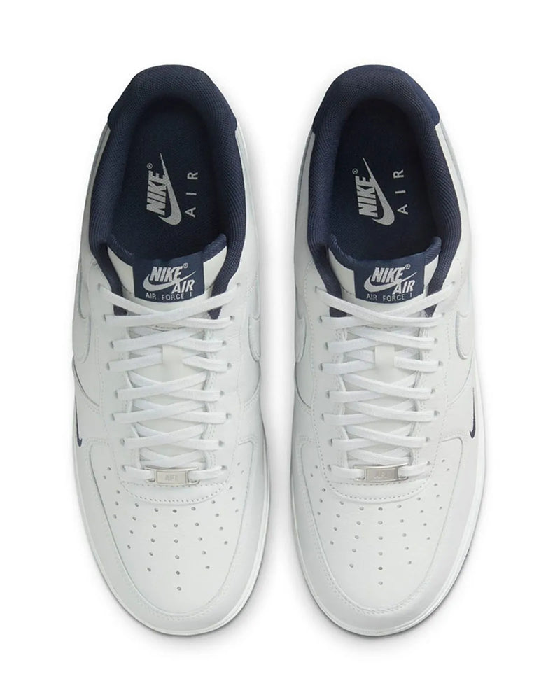 Tênis Nike Air Force 1 07 LV8