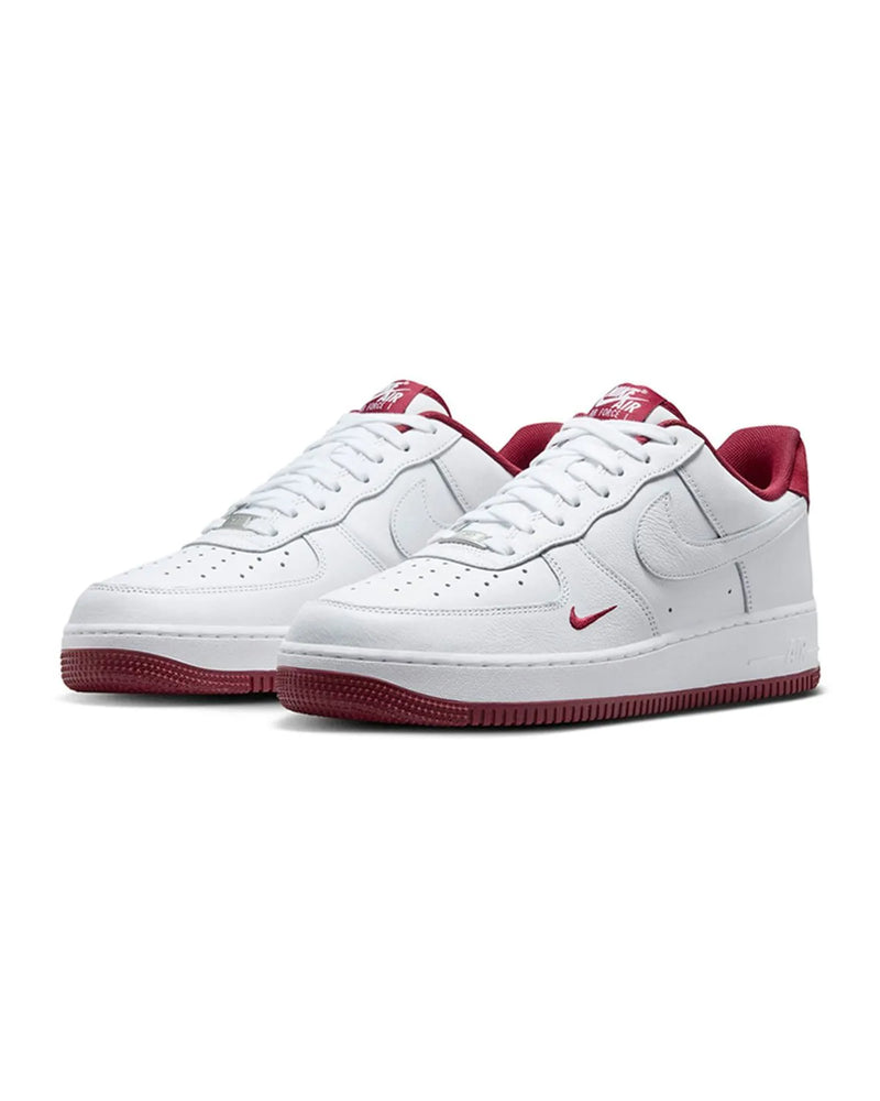 Tênis Nike Air Force 1 07 LV8