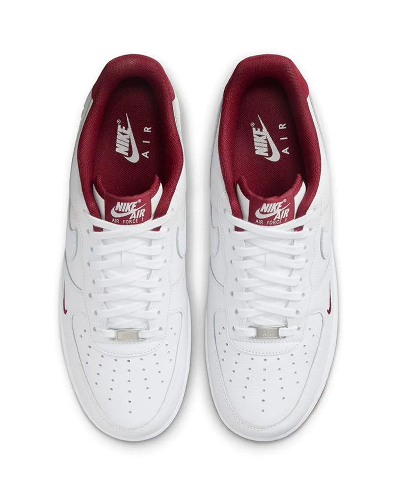 Tênis Nike Air Force 1 07 LV8