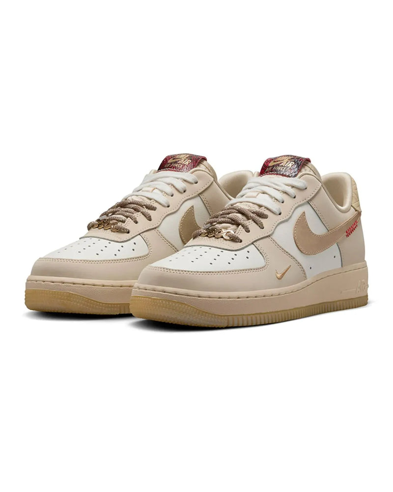 Tênis Nike Air Force 1 07 LX